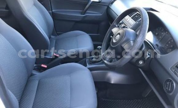 Nunua Ilio tumika Volkswagen Polo White Gari ndani ya Ezulwini nchini Hhohho Nunua Ilio tumika Volkswagen Polo White Gari ndani ya Ezulwini nchini Hhohho