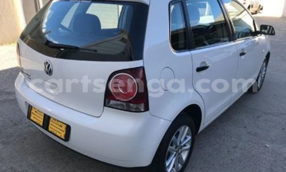 Nunua Ilio tumika Volkswagen Polo White Gari ndani ya Ezulwini nchini Hhohho Nunua Ilio tumika Volkswagen Polo White Gari ndani ya Ezulwini nchini Hhohho