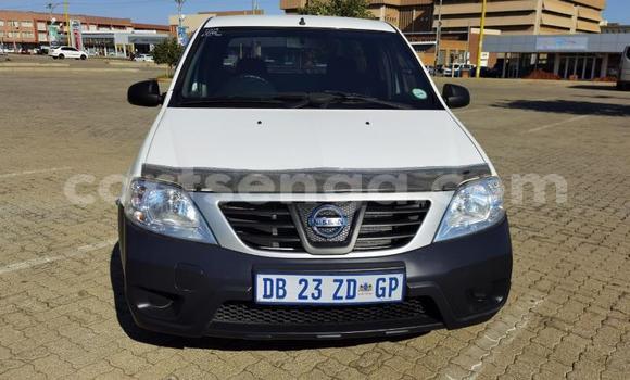Nunua Ilio tumika Nissan NV200 White Gari ndani ya Big Bend nchini Lubombo