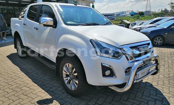 Buy Used Isuzu KB White Car in Bulembu in Hhohho Buy Used Isuzu KB White Car in Bulembu in Hhohho