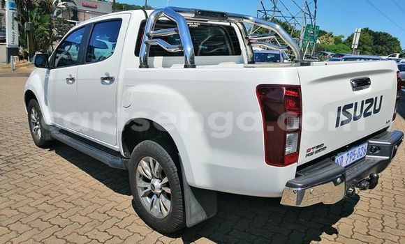 Acheter Occasion Voiture Isuzu KB Blanc à Bulembu, Hhohho Acheter Occasion Voiture Isuzu KB Blanc à Bulembu, Hhohho