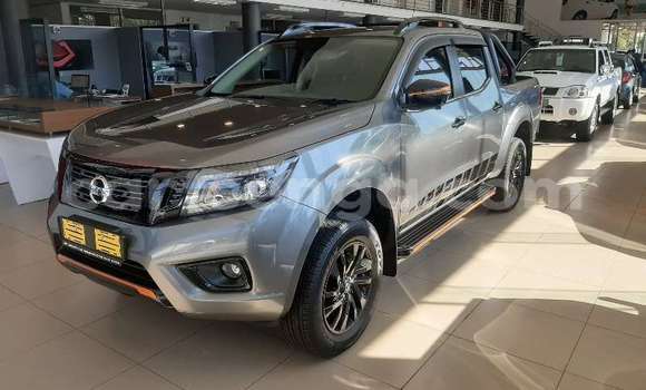 Nunua Ilio tumika Nissan Navara White Gari ndani ya Ezulwini nchini Hhohho