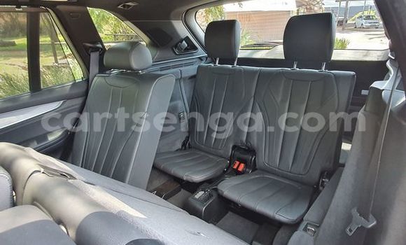 Nunua Ilio tumika BMW X5 M White Gari ndani ya Ezulwini nchini Hhohho Nunua Ilio tumika BMW X5 M White Gari ndani ya Ezulwini nchini Hhohho