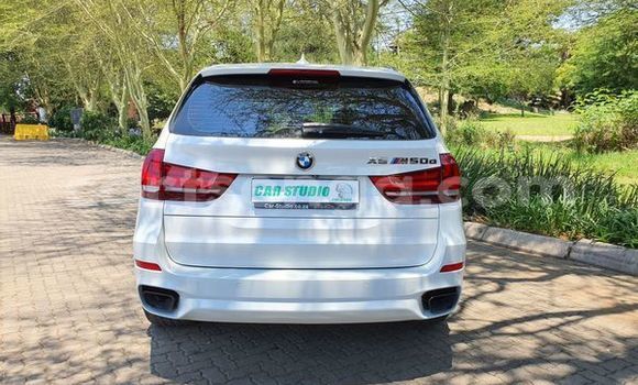 Nunua Ilio tumika BMW X5 M White Gari ndani ya Ezulwini nchini Hhohho Nunua Ilio tumika BMW X5 M White Gari ndani ya Ezulwini nchini Hhohho