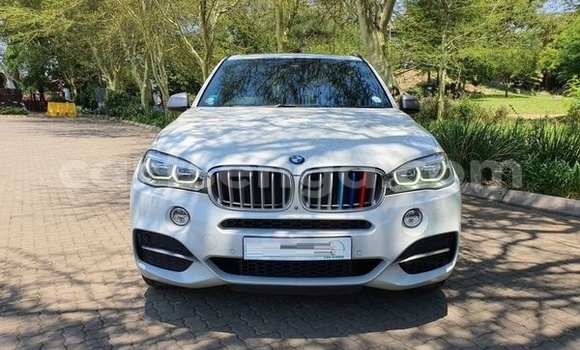Nunua Ilio tumika BMW X5 M White Gari ndani ya Ezulwini nchini Hhohho Nunua Ilio tumika BMW X5 M White Gari ndani ya Ezulwini nchini Hhohho
