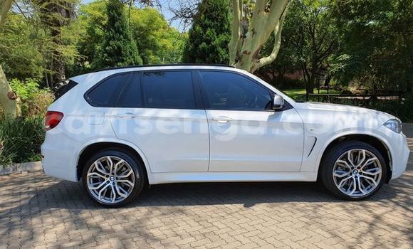 Nunua Ilio tumika BMW X5 M White Gari ndani ya Ezulwini nchini Hhohho Nunua Ilio tumika BMW X5 M White Gari ndani ya Ezulwini nchini Hhohho