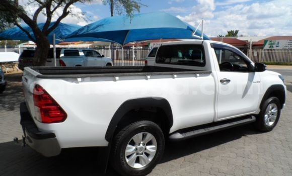 Buy Used Toyota Hilux White Car in Import - Dubai in Hhohho Buy Used Toyota Hilux White Car in Import - Dubai in Hhohho