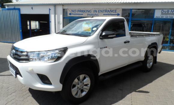 Buy Used Toyota Hilux White Car in Import - Dubai in Hhohho Buy Used Toyota Hilux White Car in Import - Dubai in Hhohho