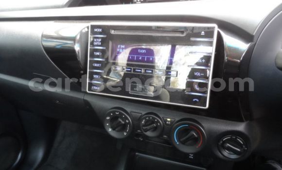 Buy Used Toyota Hilux White Car in Import - Dubai in Hhohho Buy Used Toyota Hilux White Car in Import - Dubai in Hhohho