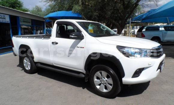 Buy Used Toyota Hilux White Car in Import - Dubai in Hhohho Buy Used Toyota Hilux White Car in Import - Dubai in Hhohho