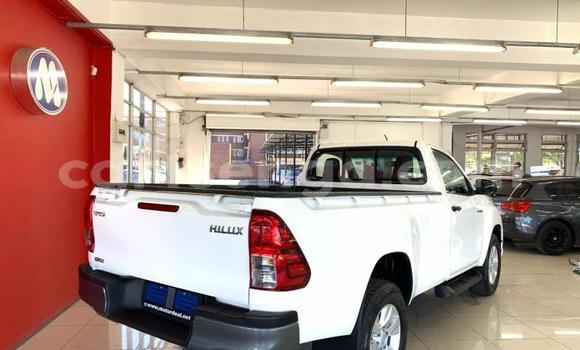 Buy Used Toyota Hilux White Car in Lavumisa in Shiselweni District Buy Used Toyota Hilux White Car in Lavumisa in Shiselweni District
