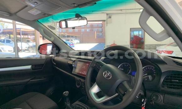Buy Used Toyota Hilux White Car in Lavumisa in Shiselweni District Buy Used Toyota Hilux White Car in Lavumisa in Shiselweni District