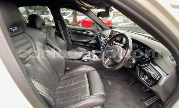 Nunua Ilio tumika BMW M5 White Gari ndani ya Manzini nchini Manzini Nunua Ilio tumika BMW M5 White Gari ndani ya Manzini nchini Manzini