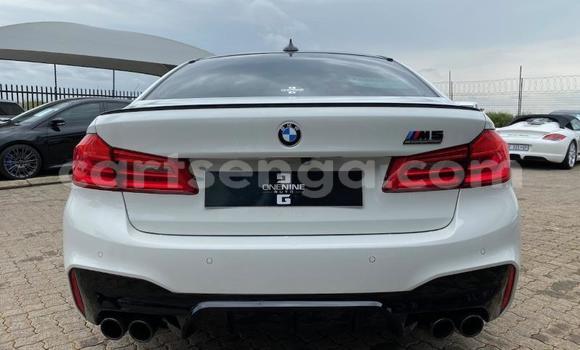 Nunua Ilio tumika BMW M5 White Gari ndani ya Manzini nchini Manzini Nunua Ilio tumika BMW M5 White Gari ndani ya Manzini nchini Manzini