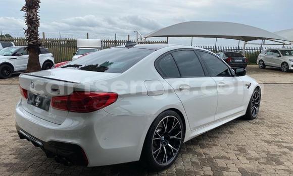 Nunua Ilio tumika BMW M5 White Gari ndani ya Manzini nchini Manzini Nunua Ilio tumika BMW M5 White Gari ndani ya Manzini nchini Manzini