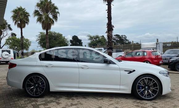 Nunua Ilio tumika BMW M5 White Gari ndani ya Manzini nchini Manzini Nunua Ilio tumika BMW M5 White Gari ndani ya Manzini nchini Manzini