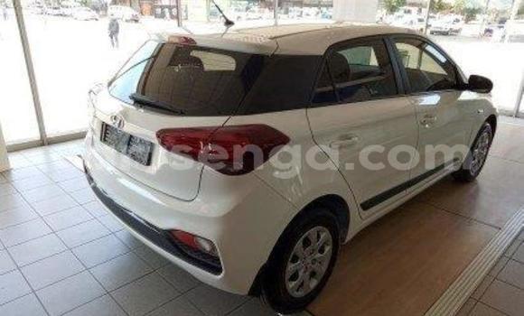 Buy Used Hyundai i20 White Car in Ezulwini in Hhohho Buy Used Hyundai i20 White Car in Ezulwini in Hhohho