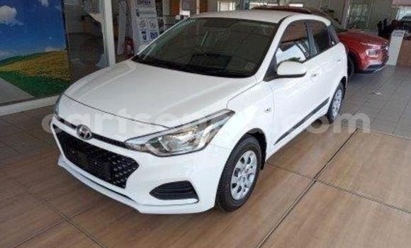 Buy Used Hyundai i20 White Car in Ezulwini in Hhohho Buy Used Hyundai i20 White Car in Ezulwini in Hhohho