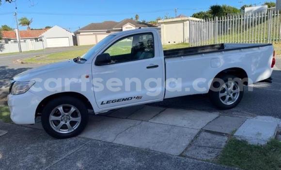 Nunua Ilio tumika Toyota Hilux White Gari ndani ya Bhunya nchini Manzini Nunua Ilio tumika Toyota Hilux White Gari ndani ya Bhunya nchini Manzini