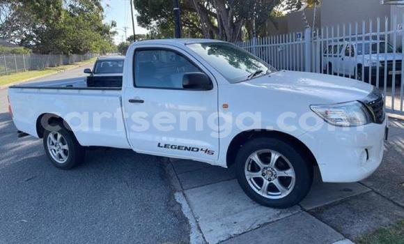 Nunua Ilio tumika Toyota Hilux White Gari ndani ya Bhunya nchini Manzini Nunua Ilio tumika Toyota Hilux White Gari ndani ya Bhunya nchini Manzini