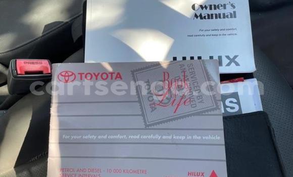 Nunua Ilio tumika Toyota Hilux White Gari ndani ya Bhunya nchini Manzini Nunua Ilio tumika Toyota Hilux White Gari ndani ya Bhunya nchini Manzini