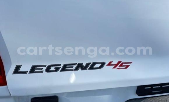 Nunua Ilio tumika Toyota Hilux White Gari ndani ya Bhunya nchini Manzini Nunua Ilio tumika Toyota Hilux White Gari ndani ya Bhunya nchini Manzini