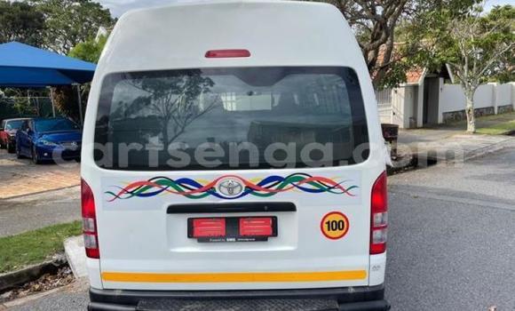 Nunua Ilio tumika Toyota Hiace White Gari ndani ya Bhunya nchini Manzini Nunua Ilio tumika Toyota Hiace White Gari ndani ya Bhunya nchini Manzini