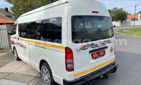 Nunua Ilio tumika Toyota Hiace White Gari ndani ya Bhunya nchini Manzini Nunua Ilio tumika Toyota Hiace White Gari ndani ya Bhunya nchini Manzini