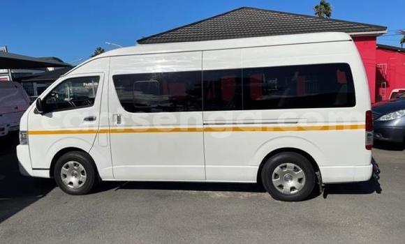 Buy Used Toyota Hiace White Car in Bhunya in Manzini