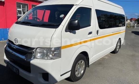 Nunua Ilio tumika Toyota Hiace White Gari ndani ya Bhunya nchini Manzini Nunua Ilio tumika Toyota Hiace White Gari ndani ya Bhunya nchini Manzini