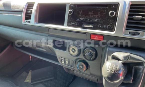 Nunua Ilio tumika Toyota Hiace White Gari ndani ya Bhunya nchini Manzini Nunua Ilio tumika Toyota Hiace White Gari ndani ya Bhunya nchini Manzini