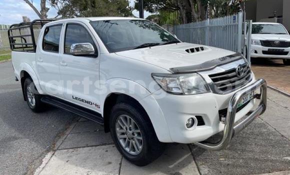 Nunua Ilio tumika Toyota Hilux White Gari ndani ya Bhunya nchini Manzini Nunua Ilio tumika Toyota Hilux White Gari ndani ya Bhunya nchini Manzini