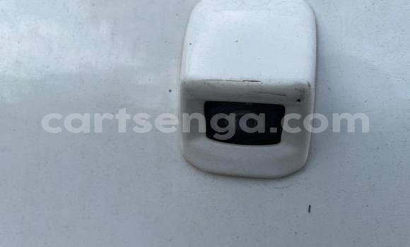 Nunua Ilio tumika Toyota Hilux White Gari ndani ya Bhunya nchini Manzini Nunua Ilio tumika Toyota Hilux White Gari ndani ya Bhunya nchini Manzini