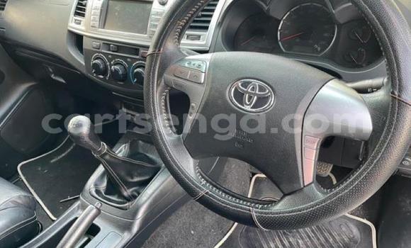 Nunua Ilio tumika Toyota Hilux White Gari ndani ya Bhunya nchini Manzini Nunua Ilio tumika Toyota Hilux White Gari ndani ya Bhunya nchini Manzini