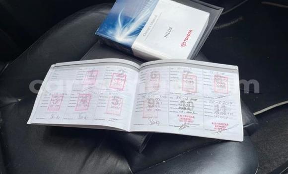 Nunua Ilio tumika Toyota Hilux White Gari ndani ya Bhunya nchini Manzini Nunua Ilio tumika Toyota Hilux White Gari ndani ya Bhunya nchini Manzini