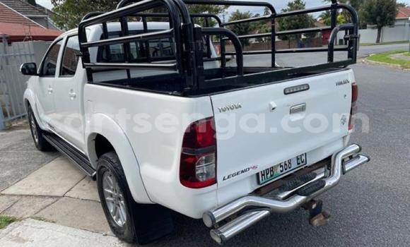 Nunua Ilio tumika Toyota Hilux White Gari ndani ya Bhunya nchini Manzini Nunua Ilio tumika Toyota Hilux White Gari ndani ya Bhunya nchini Manzini