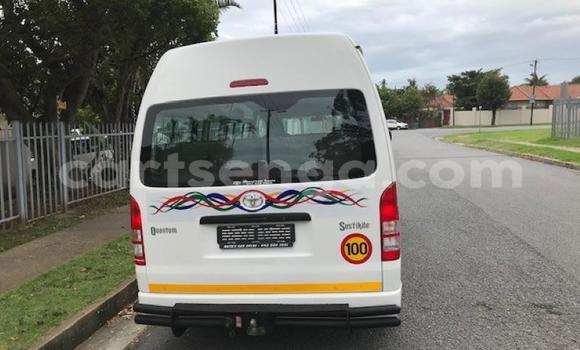 Nunua Ilio tumika Toyota Hiace White Gari ndani ya Bhunya nchini Manzini Nunua Ilio tumika Toyota Hiace White Gari ndani ya Bhunya nchini Manzini