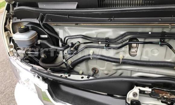 Nunua Ilio tumika Toyota Hiace White Gari ndani ya Bhunya nchini Manzini Nunua Ilio tumika Toyota Hiace White Gari ndani ya Bhunya nchini Manzini