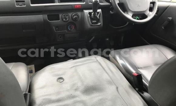 Nunua Ilio tumika Toyota Hiace White Gari ndani ya Bhunya nchini Manzini Nunua Ilio tumika Toyota Hiace White Gari ndani ya Bhunya nchini Manzini