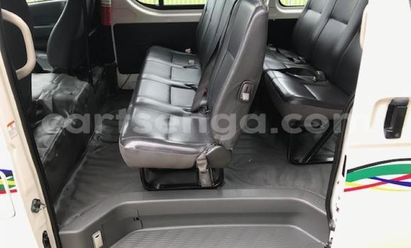 Nunua Ilio tumika Toyota Hiace White Gari ndani ya Bhunya nchini Manzini Nunua Ilio tumika Toyota Hiace White Gari ndani ya Bhunya nchini Manzini