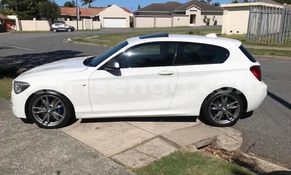 Nunua Ilio tumika BMW 1-Series White Gari ndani ya Bhunya nchini Manzini