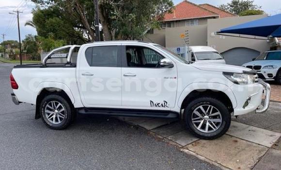 Nunua Ilio tumika Toyota Hilux White Gari ndani ya Bhunya nchini Manzini Nunua Ilio tumika Toyota Hilux White Gari ndani ya Bhunya nchini Manzini