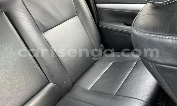 Nunua Ilio tumika Toyota Hilux White Gari ndani ya Bhunya nchini Manzini Nunua Ilio tumika Toyota Hilux White Gari ndani ya Bhunya nchini Manzini