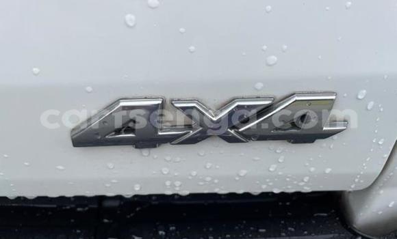 Nunua Ilio tumika Toyota Hilux White Gari ndani ya Bhunya nchini Manzini Nunua Ilio tumika Toyota Hilux White Gari ndani ya Bhunya nchini Manzini