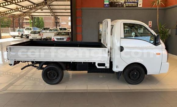 Nunua Ilio tumika Hyundai H200 White Gari ndani ya Bhunya nchini Manzini