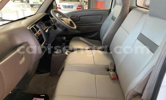 Nunua Ilio tumika Hyundai H200 White Gari ndani ya Bhunya nchini Manzini Nunua Ilio tumika Hyundai H200 White Gari ndani ya Bhunya nchini Manzini