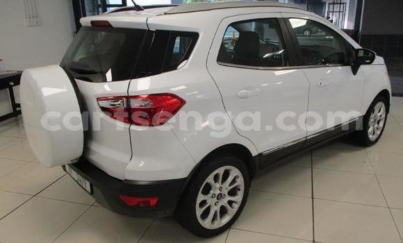 Nunua Ilio tumika Ford EcoSport White Gari ndani ya Bhunya nchini Manzini Nunua Ilio tumika Ford EcoSport White Gari ndani ya Bhunya nchini Manzini