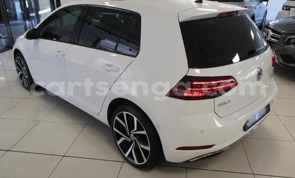Nunua Ilio tumika Volkswagen Golf GTI White Gari ndani ya Bhunya nchini Manzini Nunua Ilio tumika Volkswagen Golf GTI White Gari ndani ya Bhunya nchini Manzini
