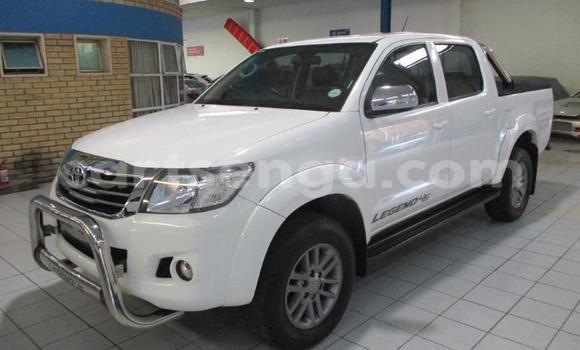 Nunua Ilio tumika Toyota Hilux White Gari ndani ya Bhunya nchini Manzini Nunua Ilio tumika Toyota Hilux White Gari ndani ya Bhunya nchini Manzini
