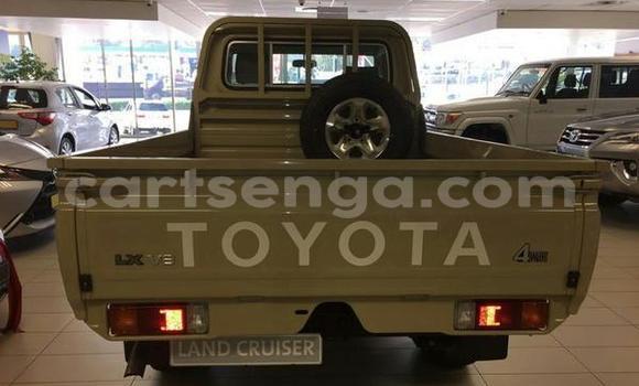Buy Used Toyota Land Cruiser Brown Car in Import - Dubai in Hhohho Buy Used Toyota Land Cruiser Brown Car in Import - Dubai in Hhohho